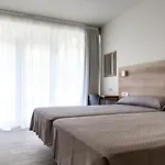 Adeko Hotel *
